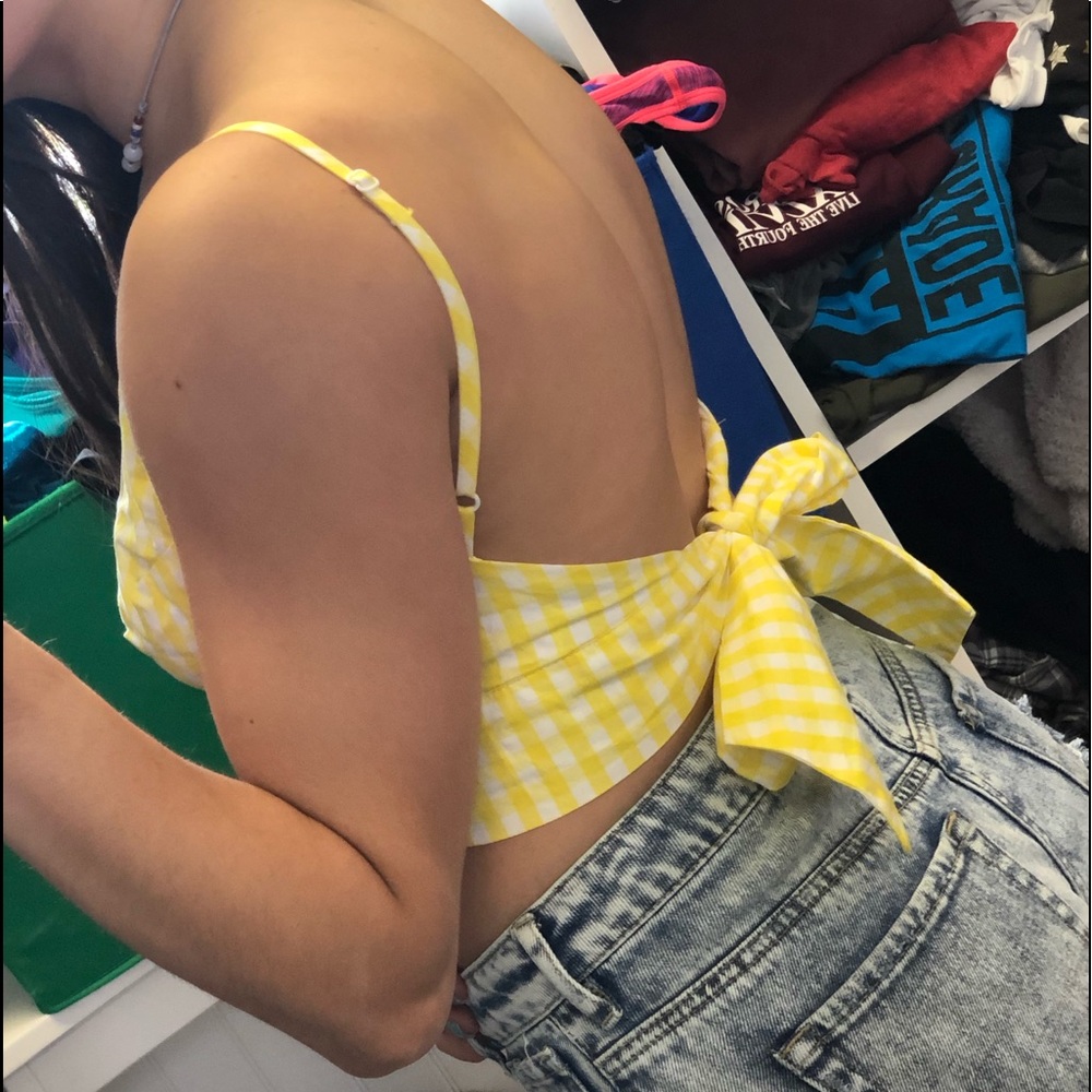 tie shirt